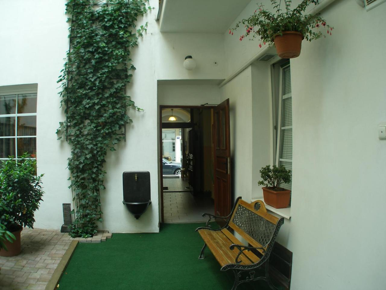 Mila Apartments Praga Zewnętrze zdjęcie